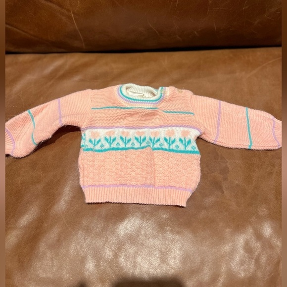 Newborn Vintage Sweater ❄️ 4 for $20 - Picture 4 of 4